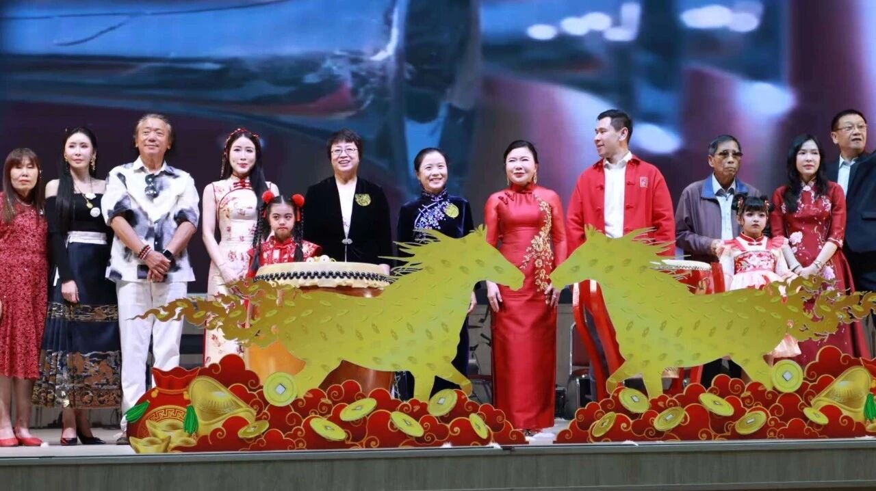 「BTU 中国春节 2026」联欢晚会举行，中国驻泰大使夫人苗海燕莅校与师生同乐