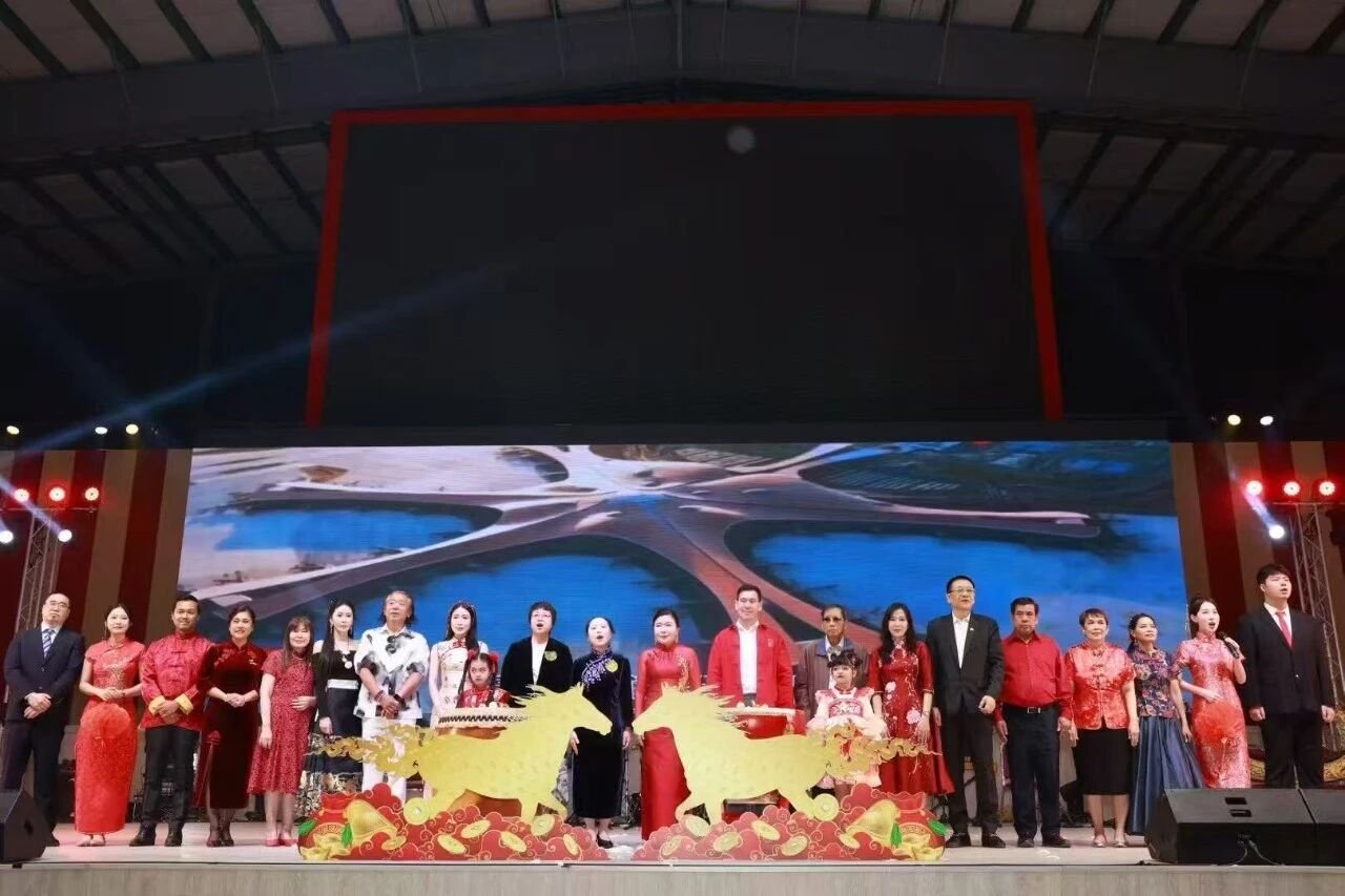 「BTU 中国春节 2026」联欢晚会举行，中国驻泰大使夫人苗海燕莅校与师生同乐 现场照片 6