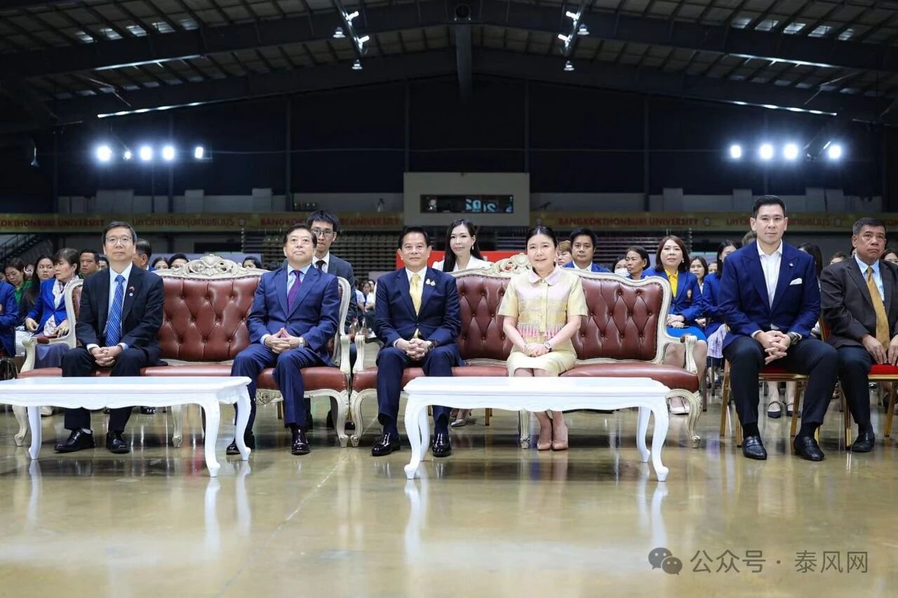 「2024 中国高等教育展」在曼谷吞武里大学开幕，中国 32 所知名高校齐聚曼谷 现场照片 8